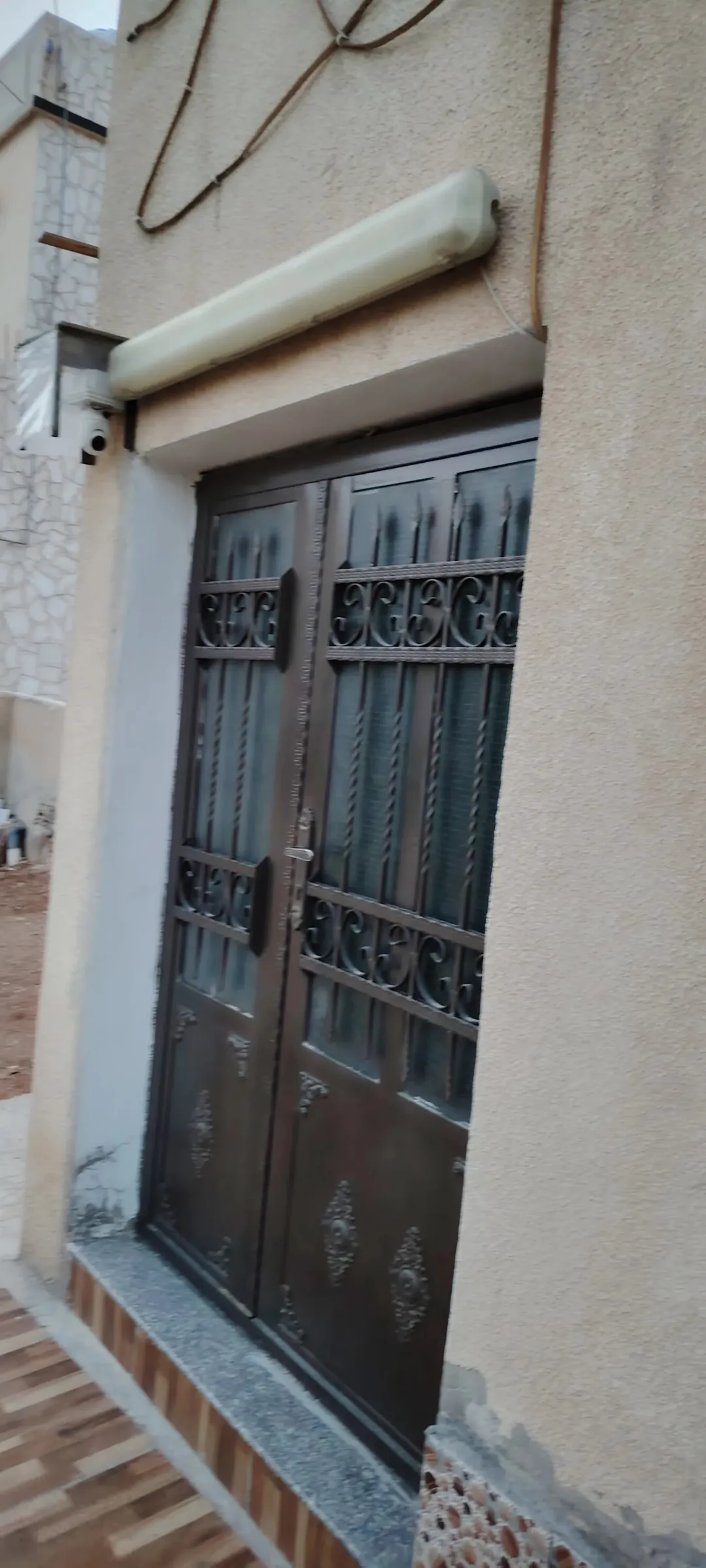 شقة مميزة للبيع في الطابق الثاني