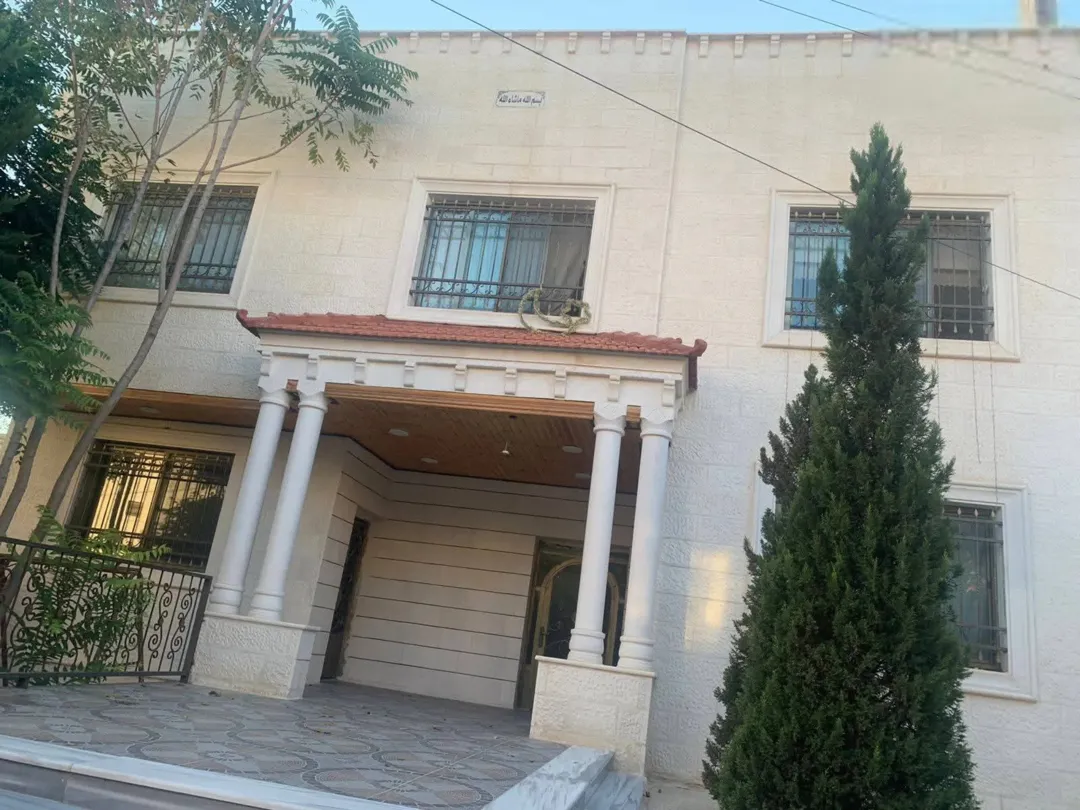 منزل واسع للبيع في العبدلية – عمان
