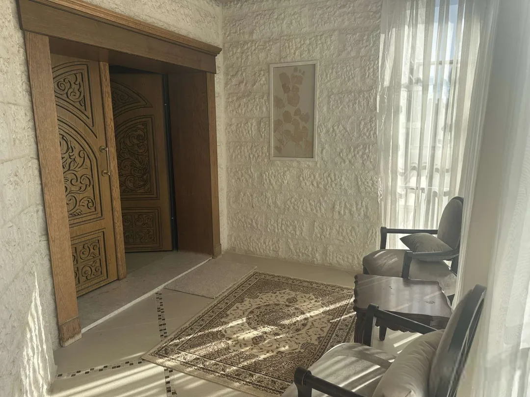 فيلا فاخرة للإيجار السنوي في قلب ضاحية الرشيد