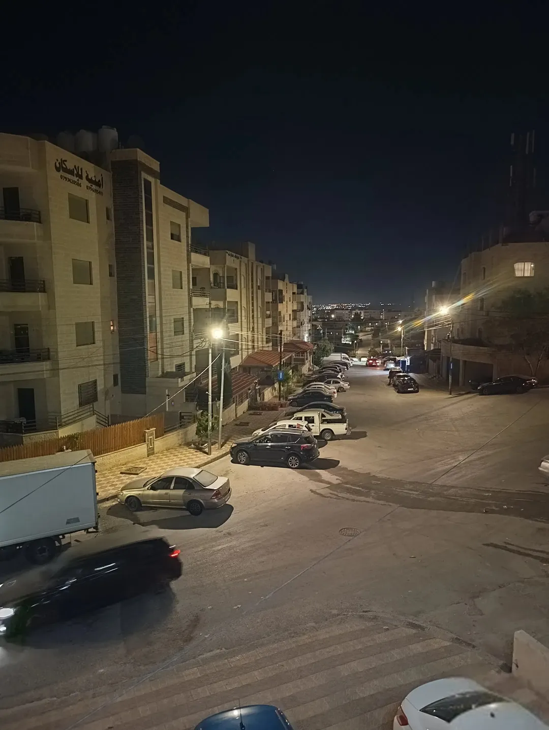شقة طابقية … طابق أول شبه أرضي للبيع ( كاش ـ أقساط ـ بدل )