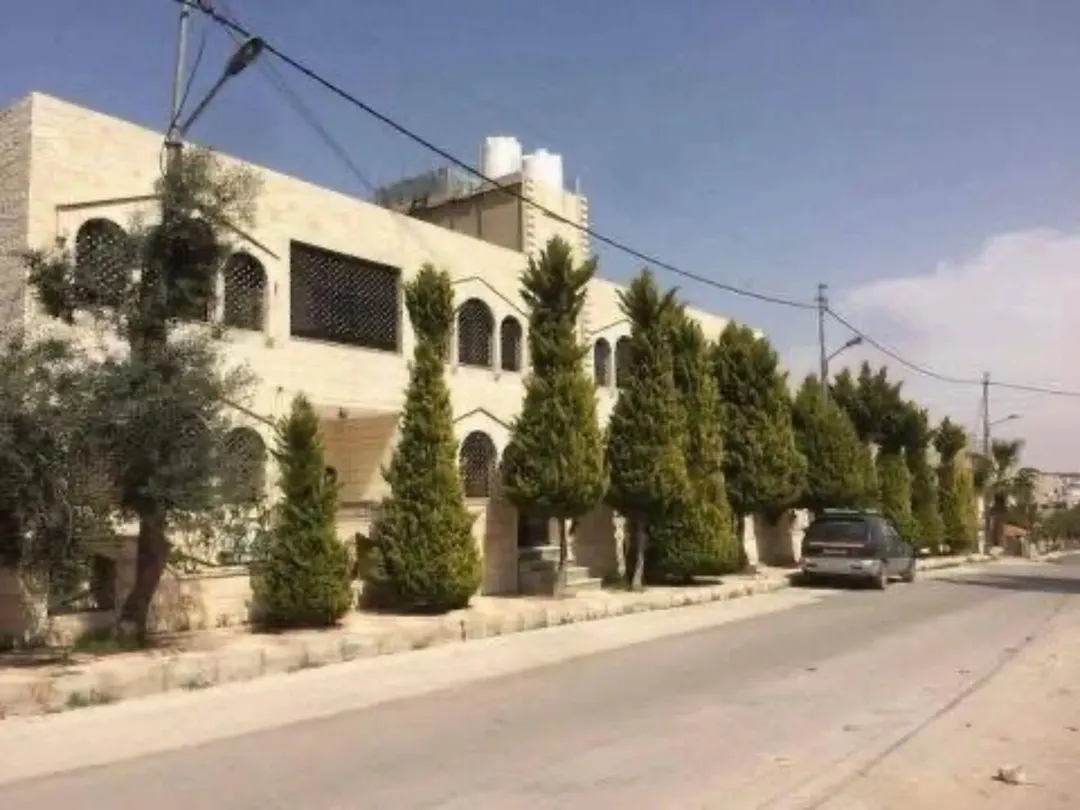 عمارة للبيع في المقابلين