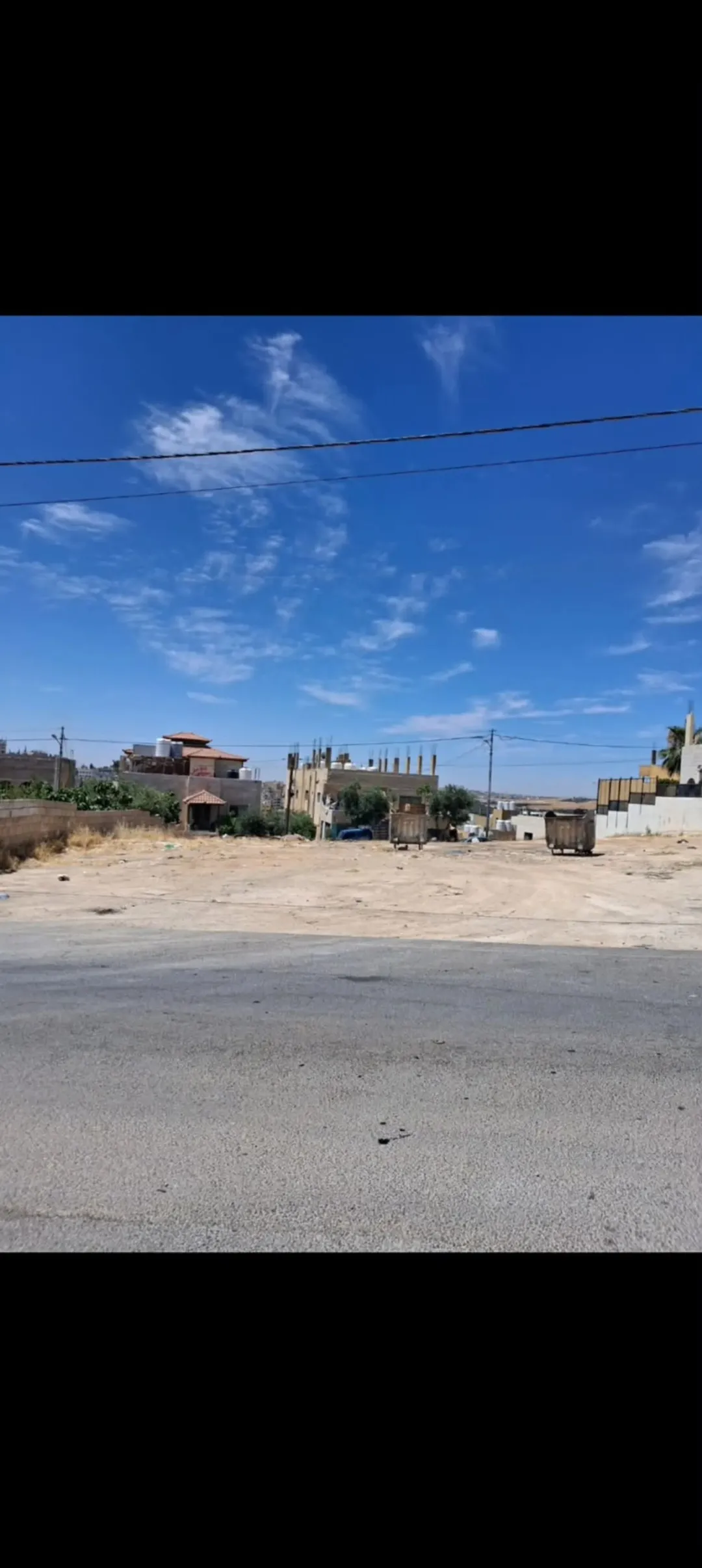 أرض سكنية استراتيجية في اليادودة تطل على شارعين