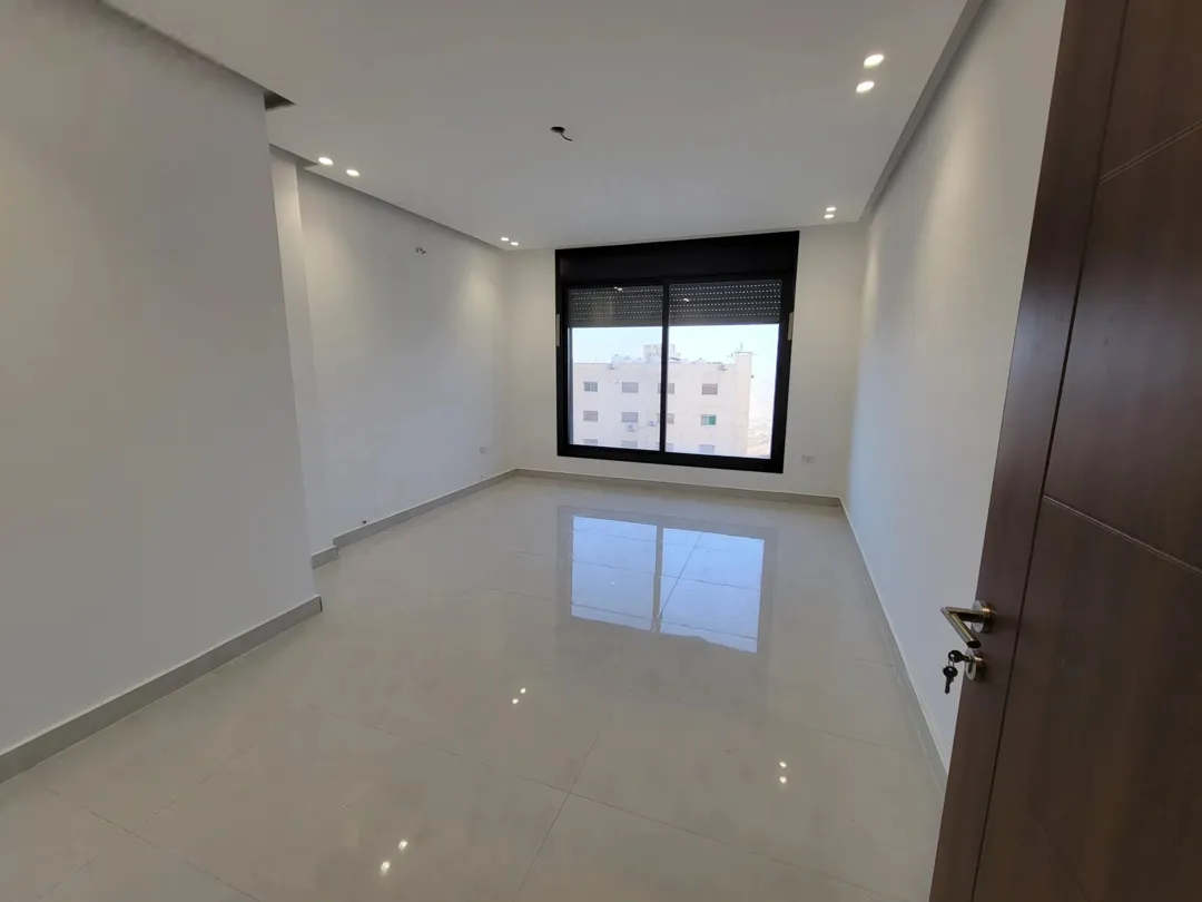 شقق فخمه للبيع خلف قصر الاميره بسمه