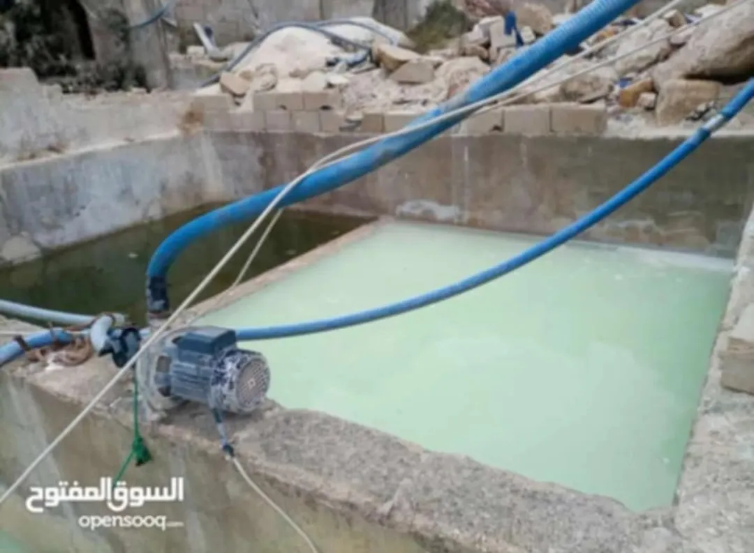 أرض صناعية مجهزة بمنشار حجر للإيجار في إربد – منطقة فوعرة