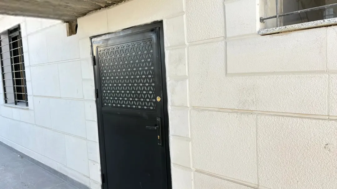 فيلا مميزة باطلالة خلابة للبيع مباشرة