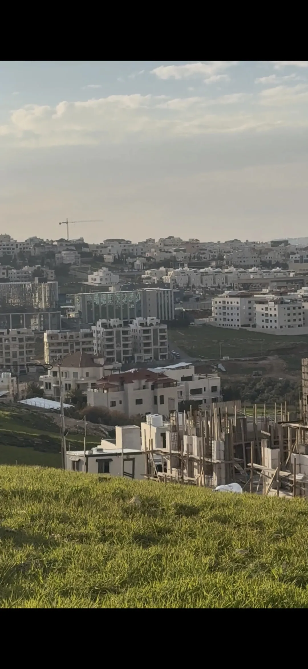 أرض سكن خاص للبيع 435م أعلى نقطة برجم عميش إطلالة بانورامية مميزة
