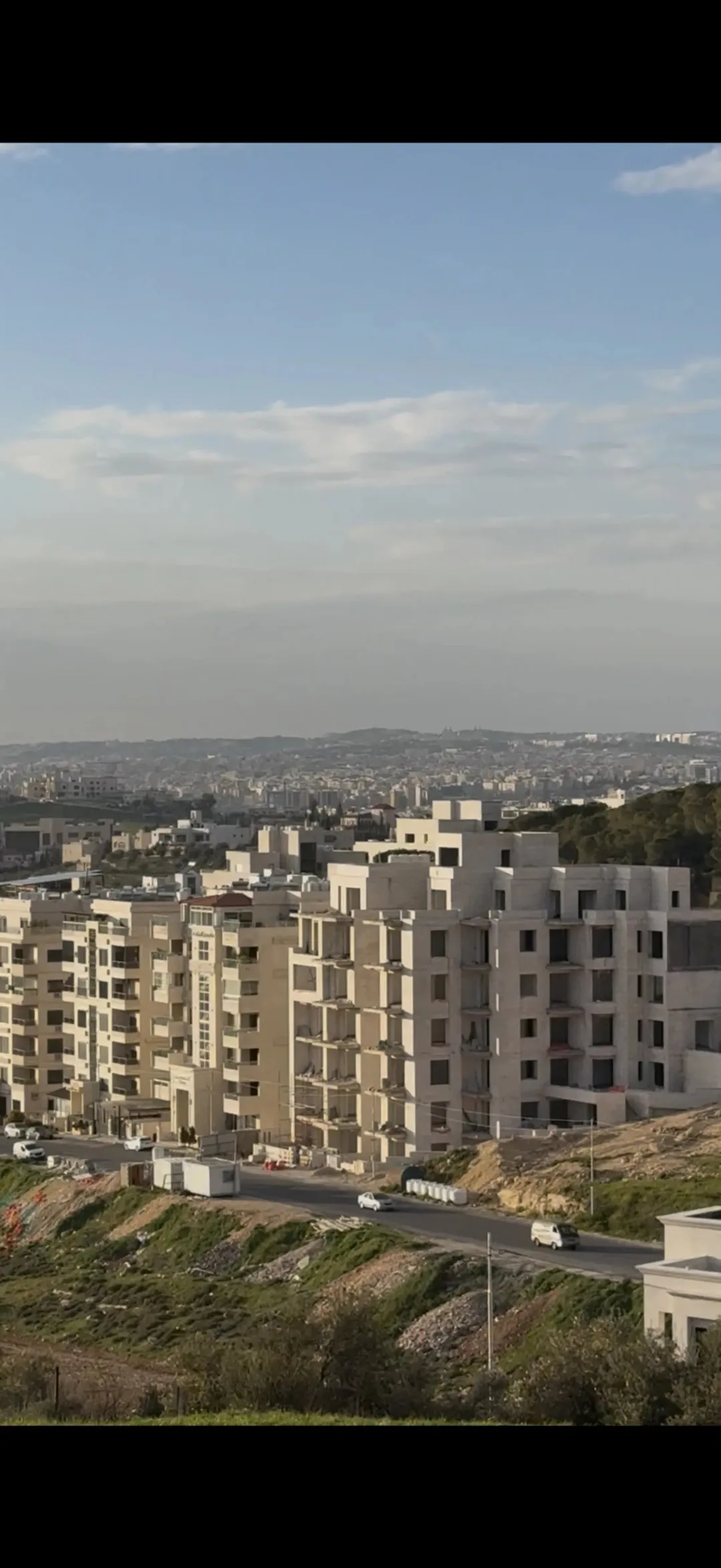 أرض سكن خاص للبيع 435م أعلى نقطة برجم عميش إطلالة بانورامية مميزة