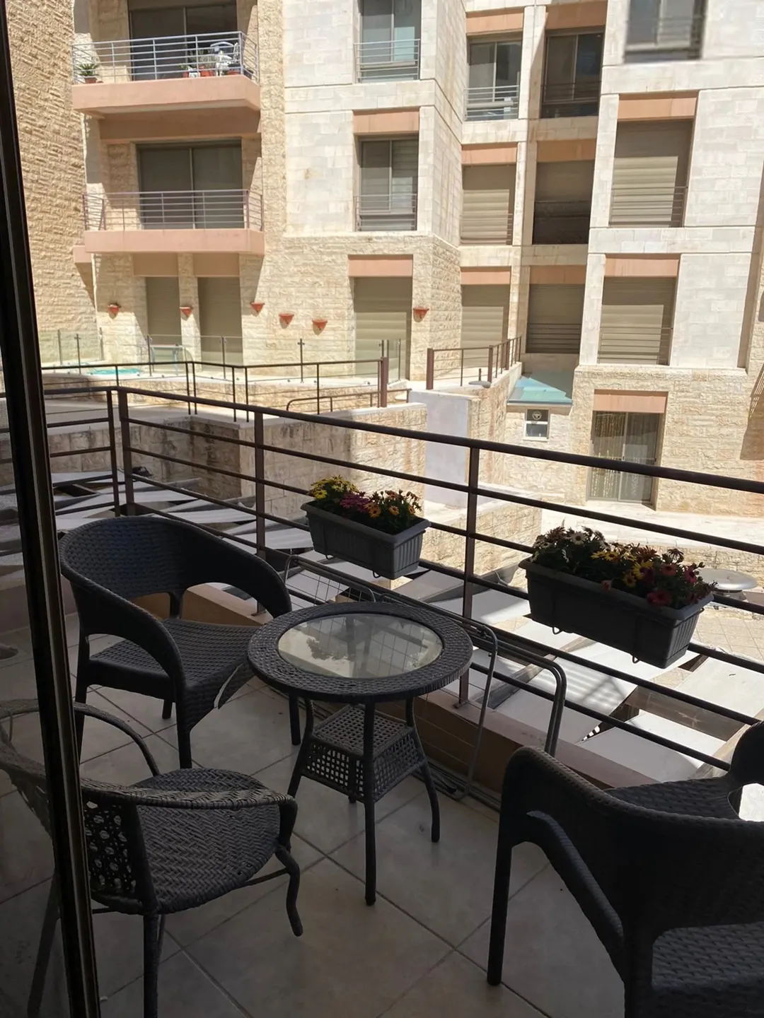 Modern 2-Bedroom Apartment in Abdoun