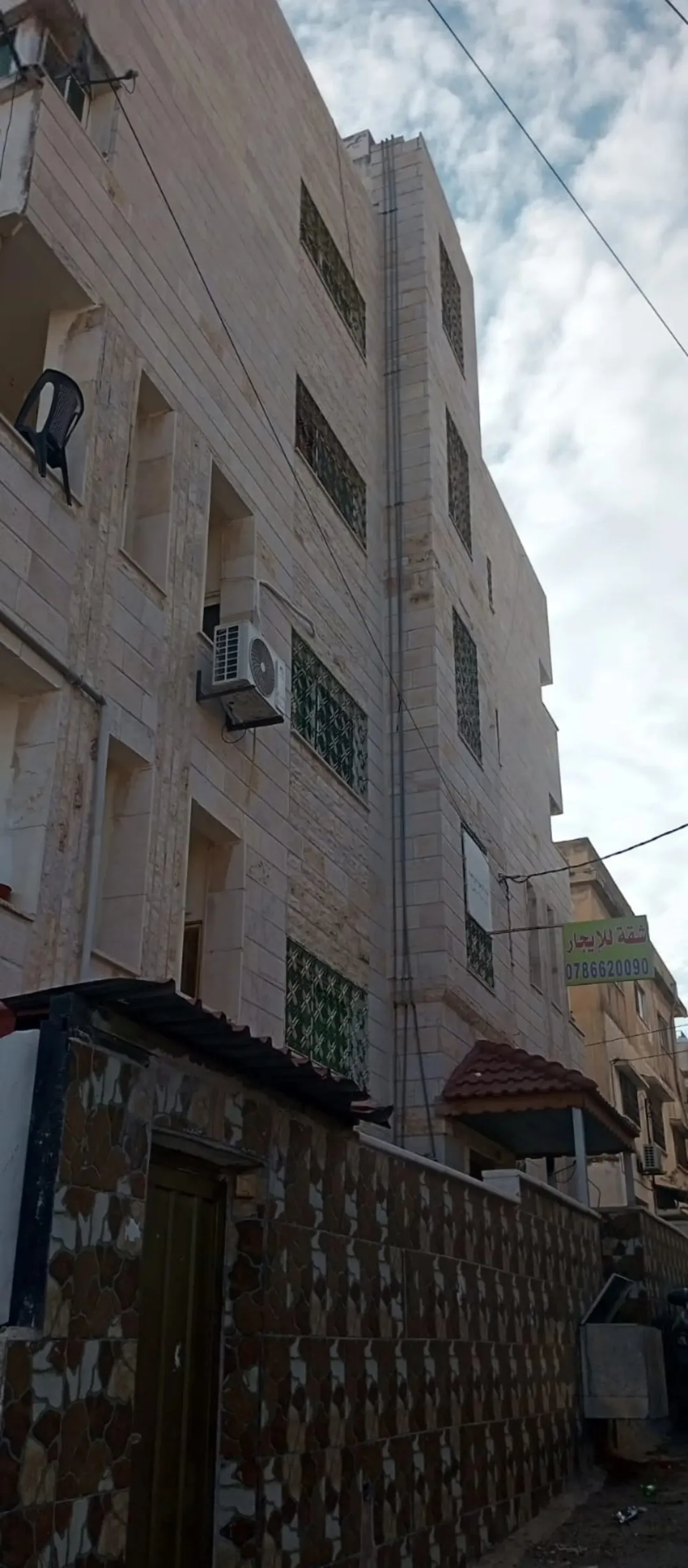 عمارة سكنية استثمارية للبيع في إربد – حي القصيلة