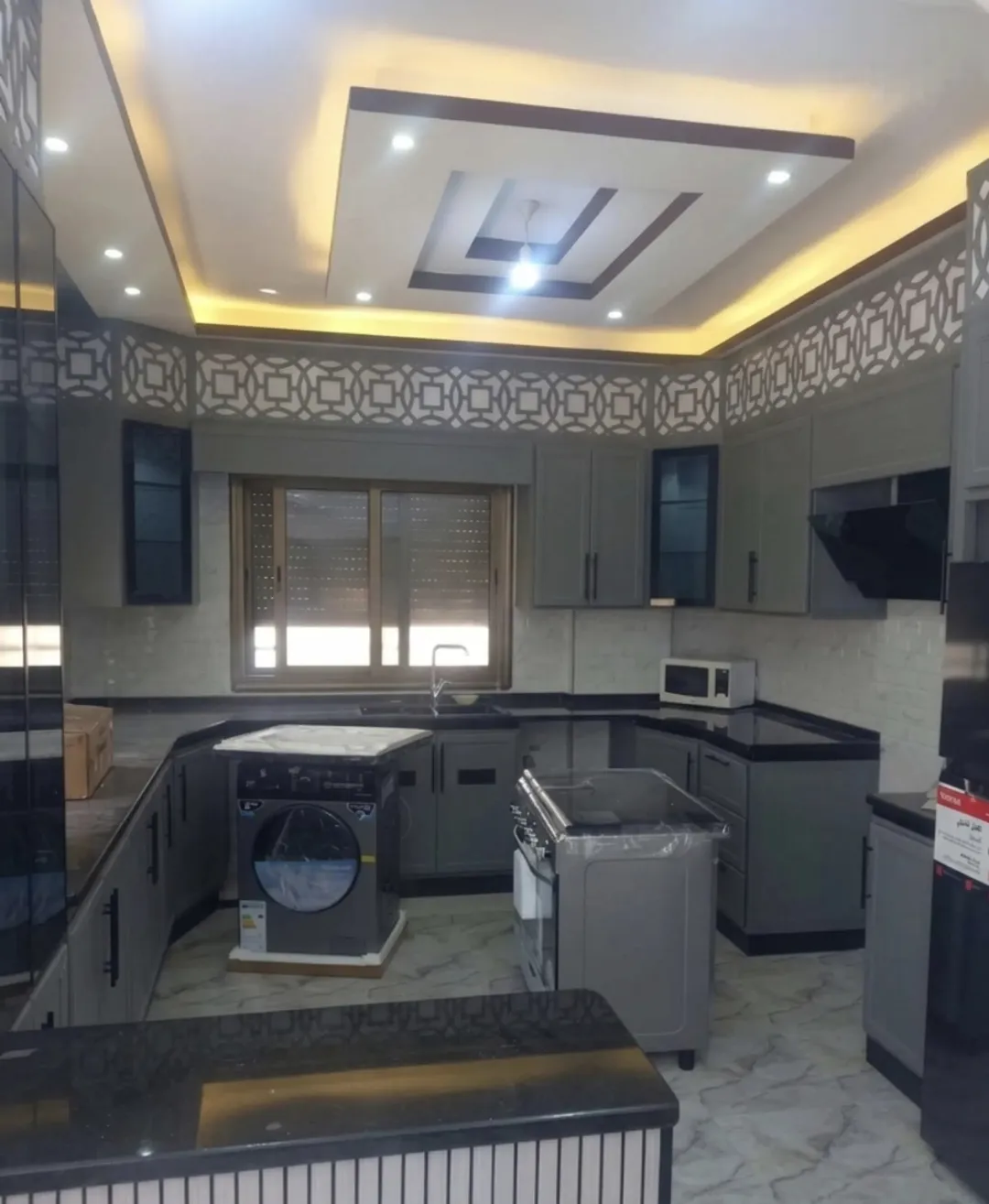 بيت مستقل للبيع شبه فيلا في ارقي مناطق الزرقاء الجديدة (البتراوي) خلف شارع الكرامة (الوينك)مقابل wow