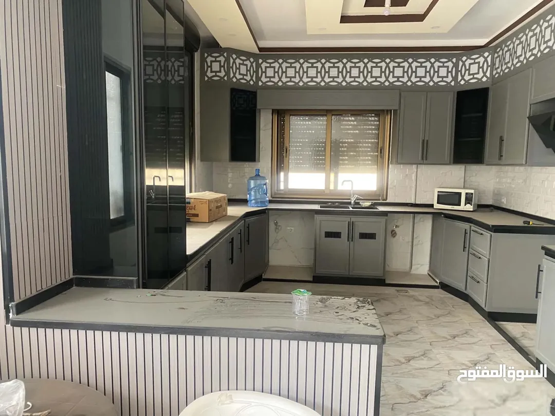 بيت مستقل للبيع شبه فيلا في ارقي مناطق الزرقاء الجديدة (البتراوي) خلف شارع الكرامة (الوينك)مقابل wow