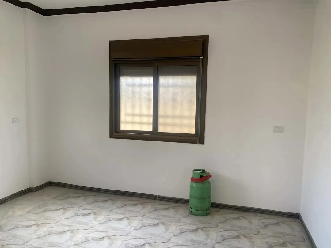 بيت مستقل للبيع شبه فيلا في ارقي مناطق الزرقاء الجديدة (البتراوي) خلف شارع الكرامة (الوينك)مقابل wow