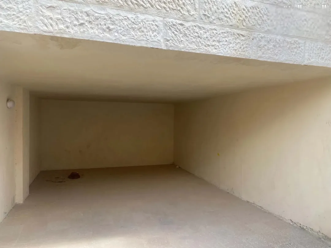 بيت مستقل للبيع شبه فيلا في ارقي مناطق الزرقاء الجديدة (البتراوي) خلف شارع الكرامة (الوينك)مقابل wow
