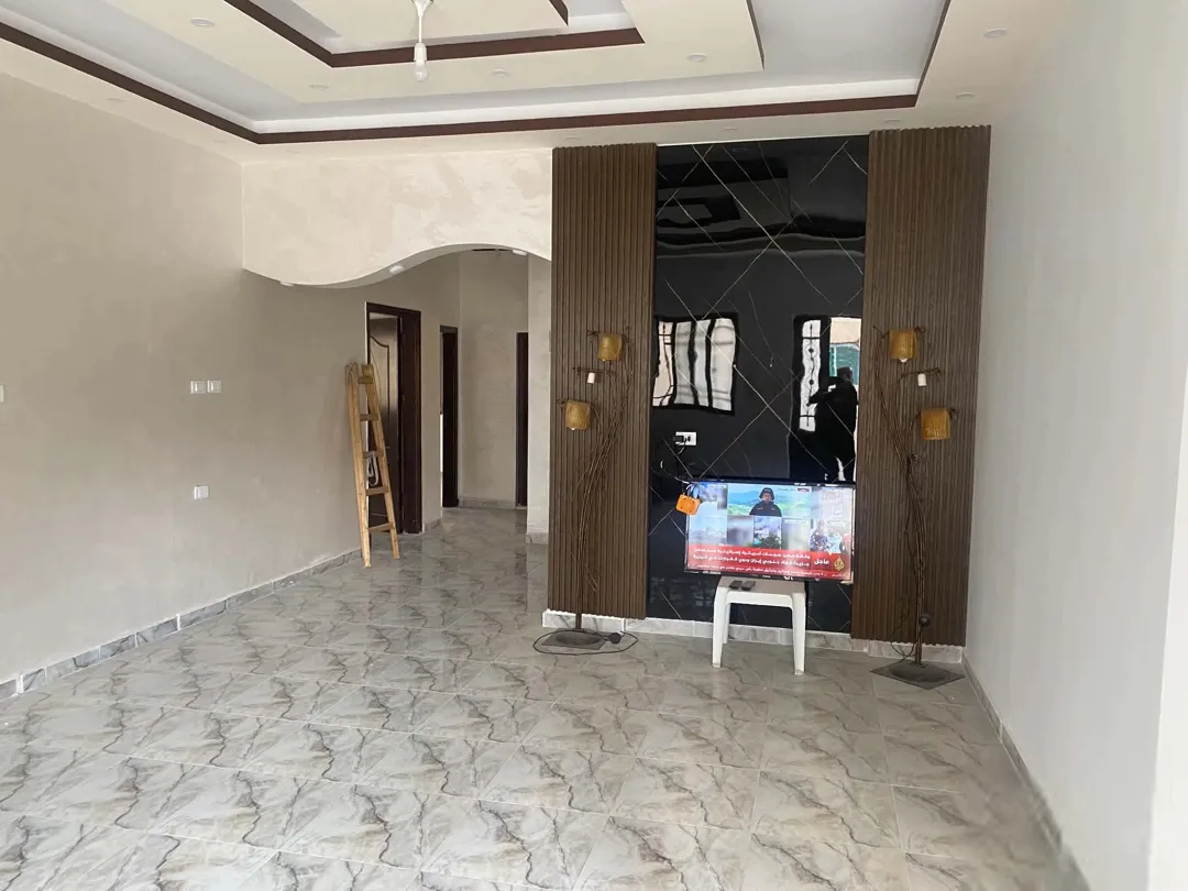 بيت مستقل للبيع شبه فيلا في ارقي مناطق الزرقاء الجديدة (البتراوي) خلف شارع الكرامة (الوينك)مقابل wow
