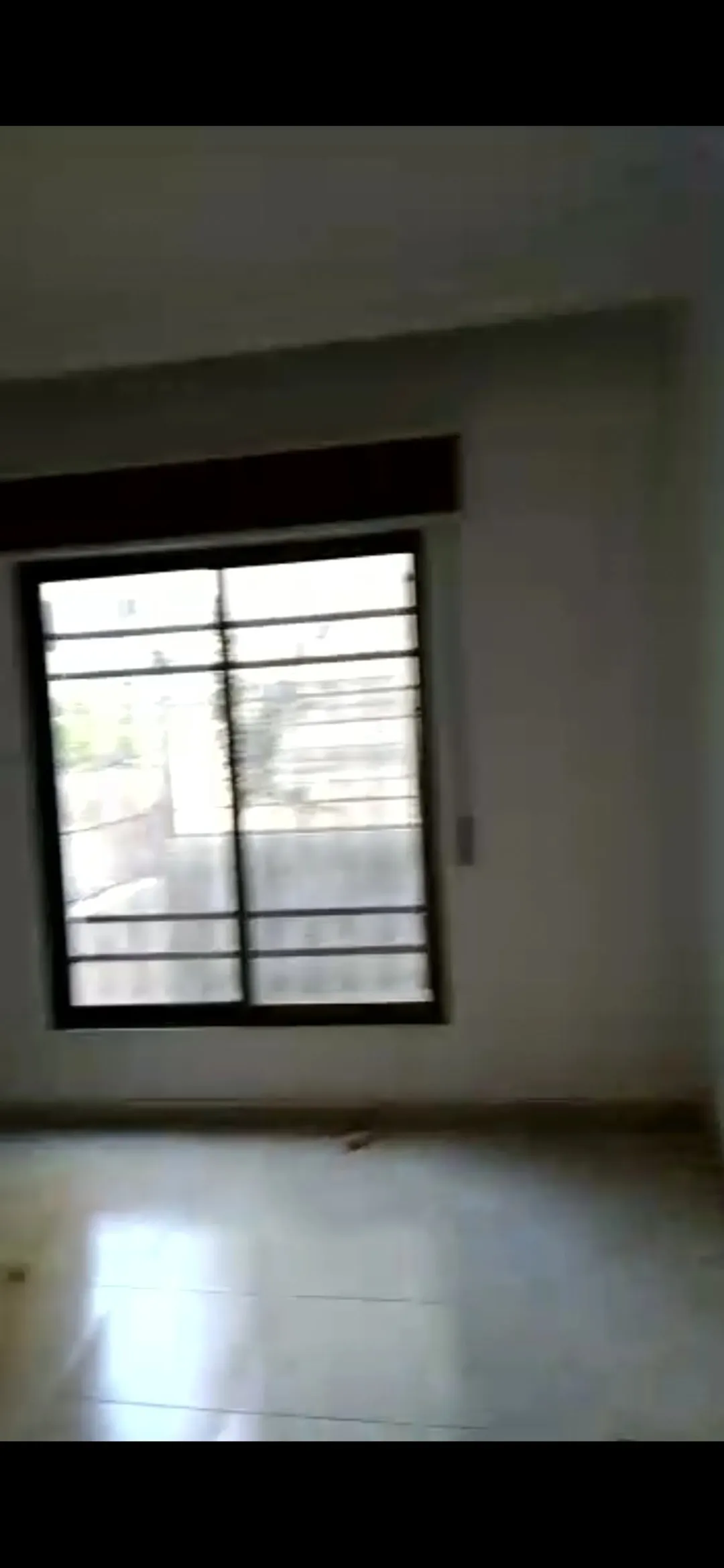 شقه ارضيه عالشارع مباشره للبيع في ام زويتينه الجبيهه