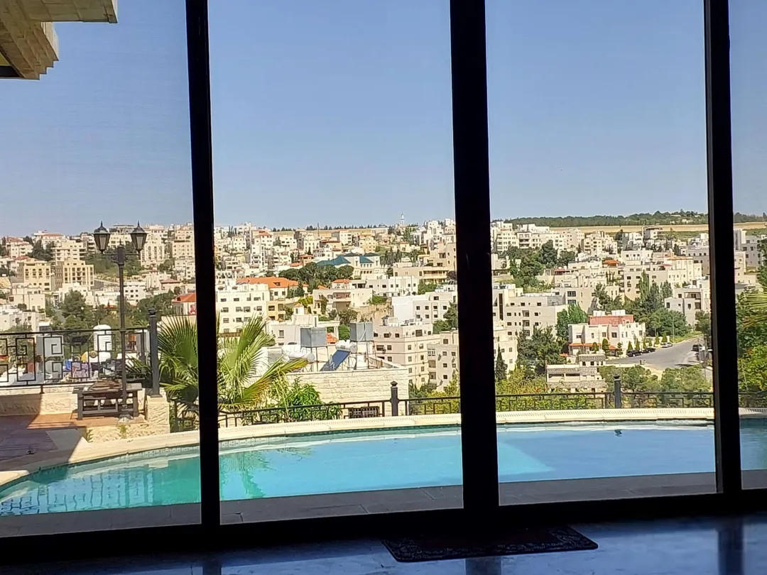 فيلا مفروشة فاخرة للإيجار في خلدا إطلالة خلابة على دابوق