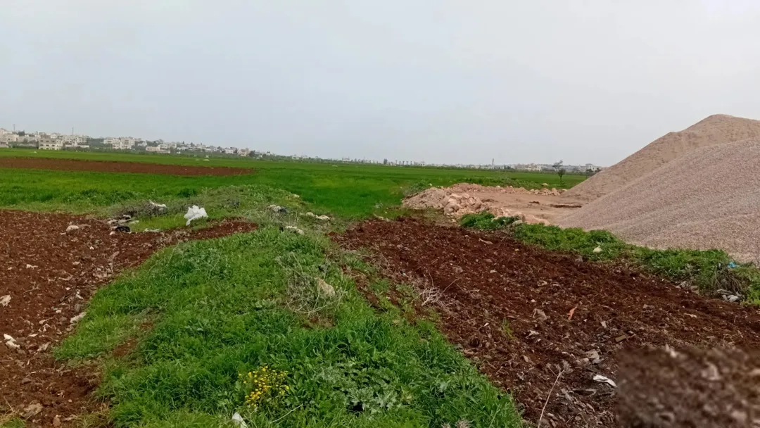 ارض للبيع اربد حكما شارع عمان حوض المنظار