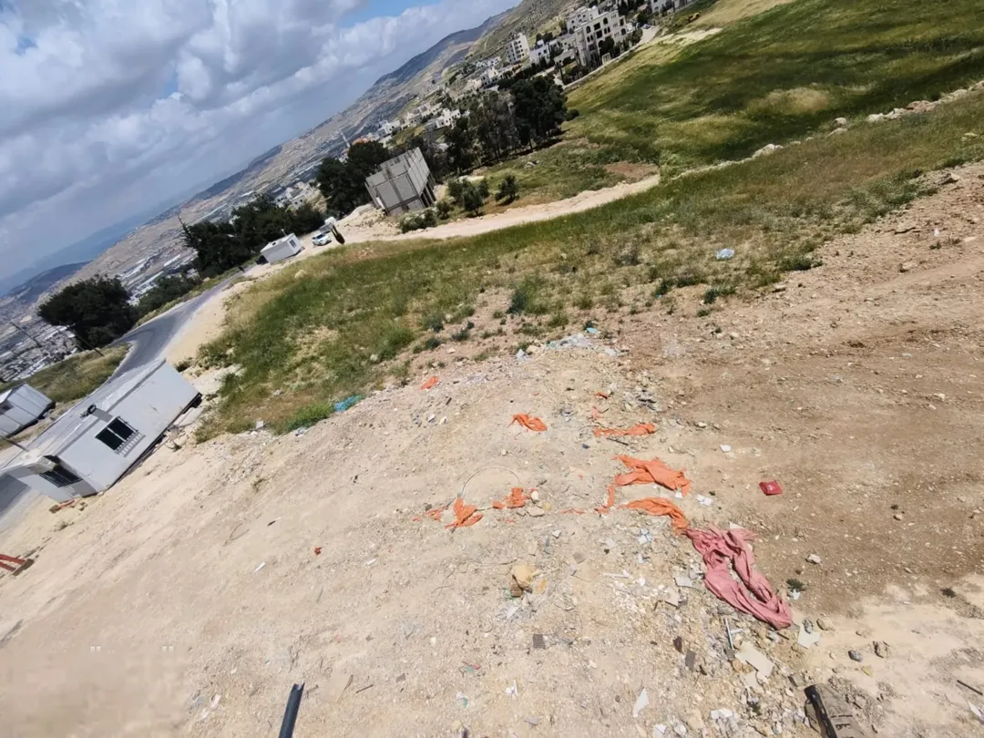 ارض للبيع -ابو نصير -ام بطمة -بين مستشفى الرشيد و شارع الأردن