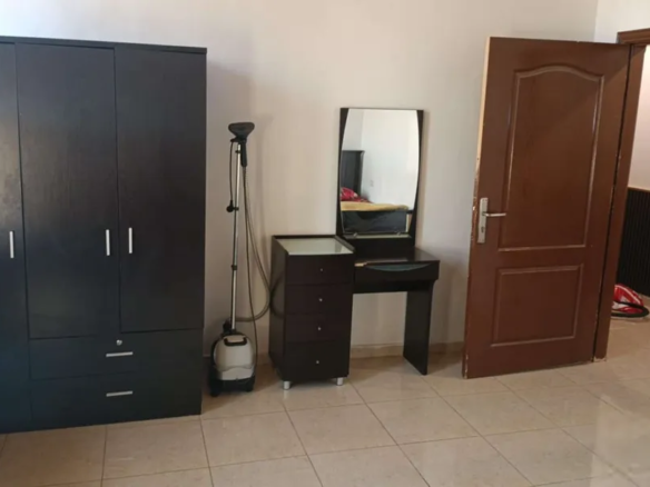 روف فاخر مفروش للايجار 3 غرف نوم ماستر صالة صالون مطبخ وبلكونة – عمان الاردن | ID 588458