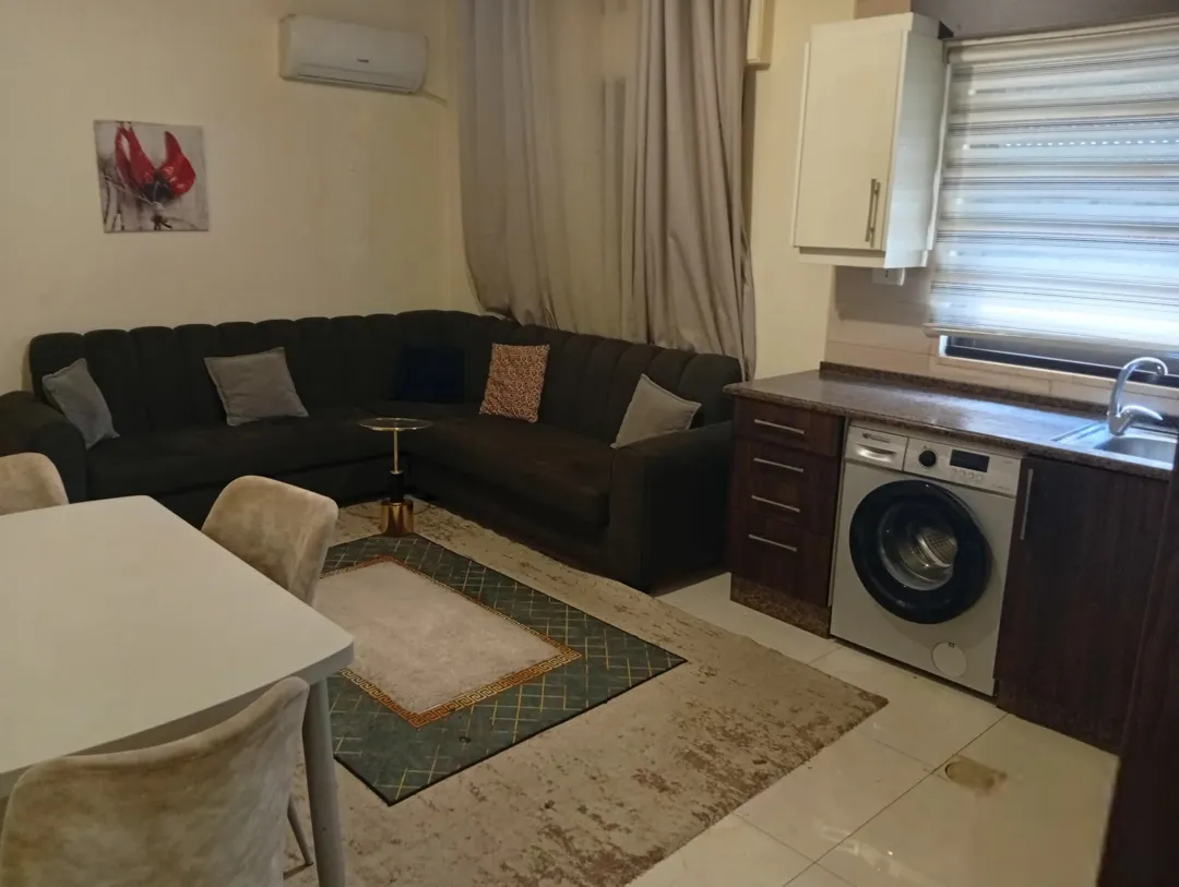 شقة مفروشة فاخرة للإيجار الشهري في الشميساني | ID 875853