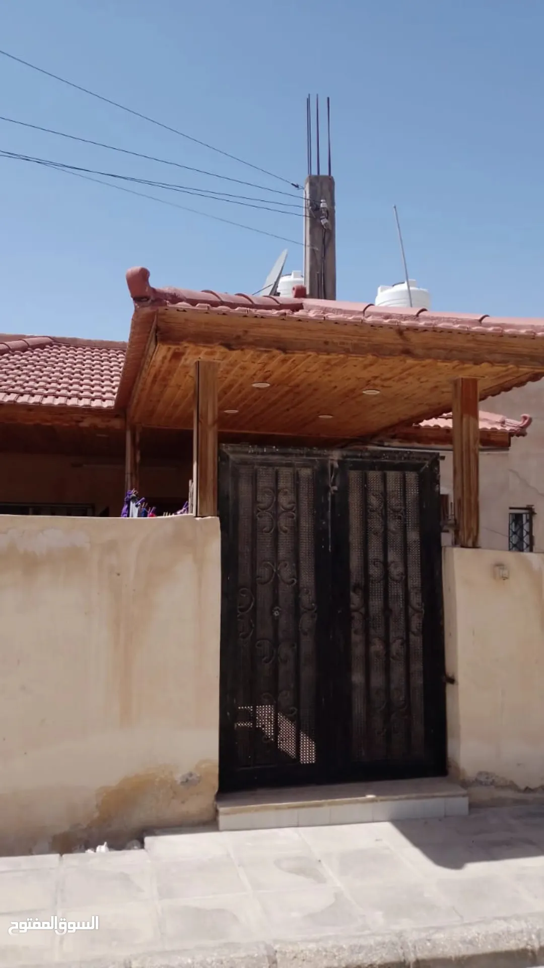منزل طابقين للبيع في الزرقاء – إسكان البتراوي