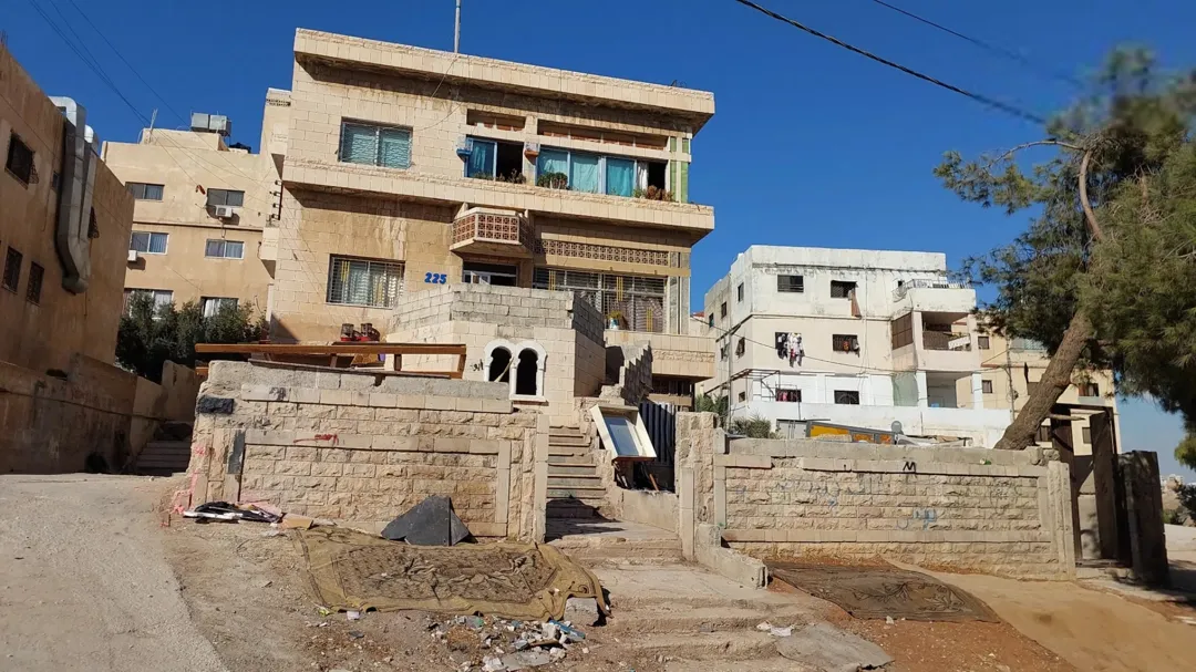 فرصة مميزة للإستثمار عمارة سكنية للبيع في الهاشمي الشمالي حي الزغاتيت مباشرة تواصل