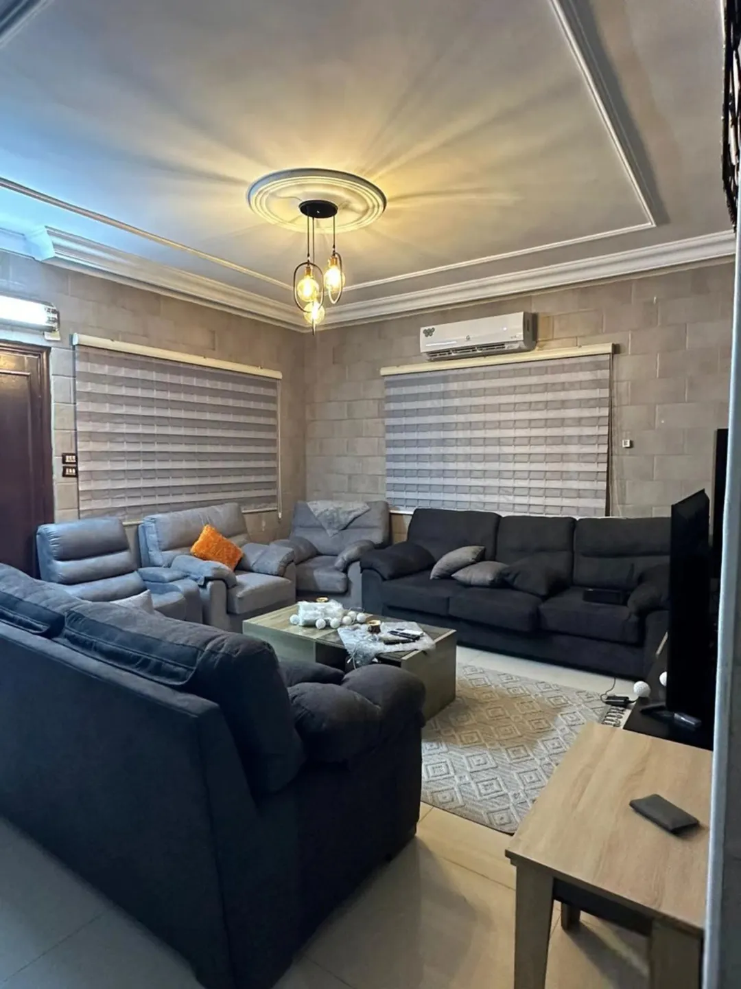 عماره للبيع حي الاطباء ( ضاحيه الحسين)