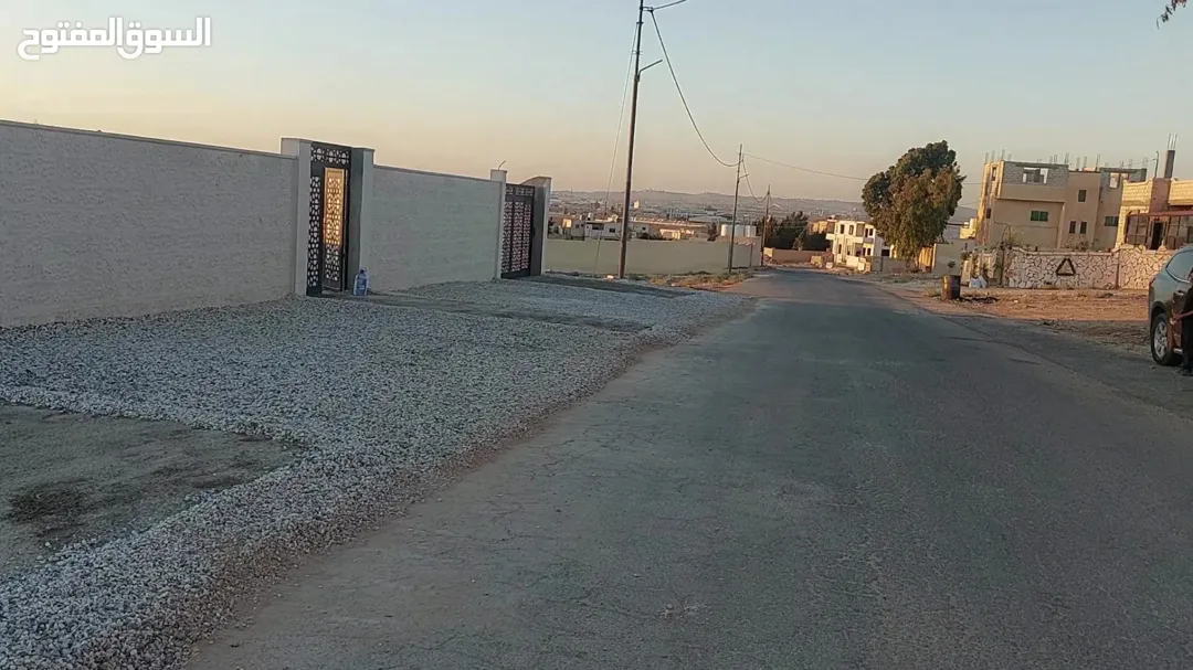 عقار فيلا بيت مستقل مع الارض عبارة عن شقتين جديد لم يسكن