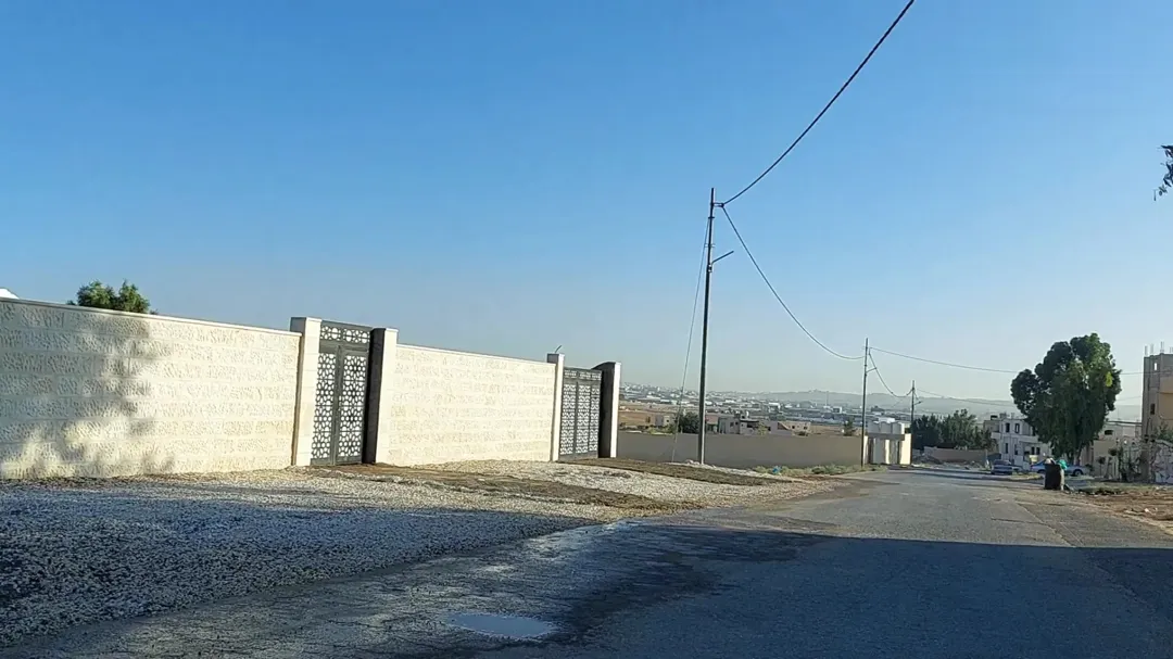 عقار فيلا بيت مستقل مع الارض عبارة عن شقتين جديد لم يسكن