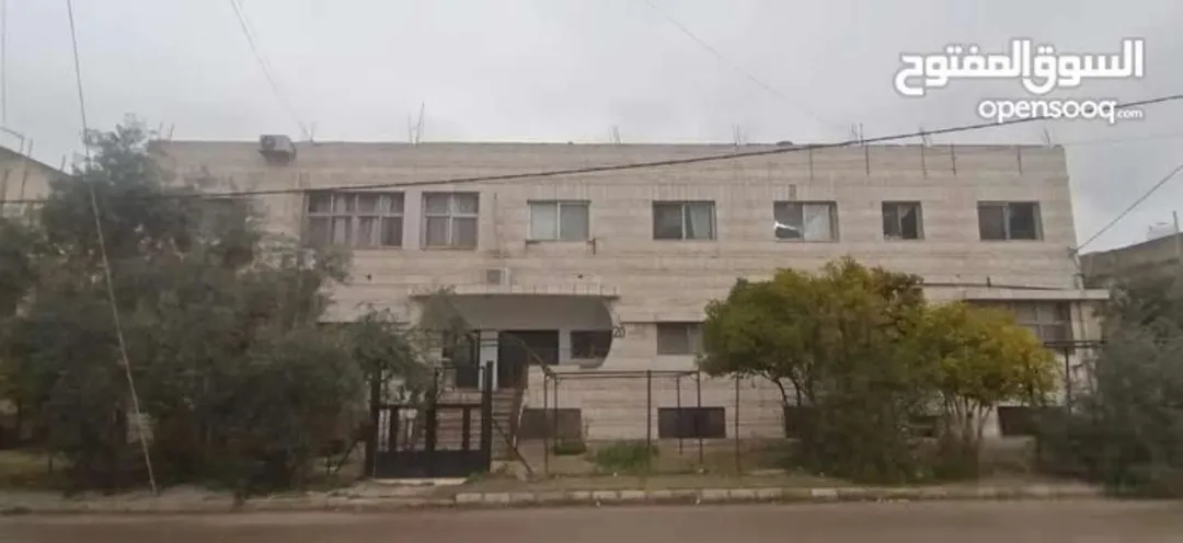 عمارة استثمارية للبيع في إربد – الحي الشرقي