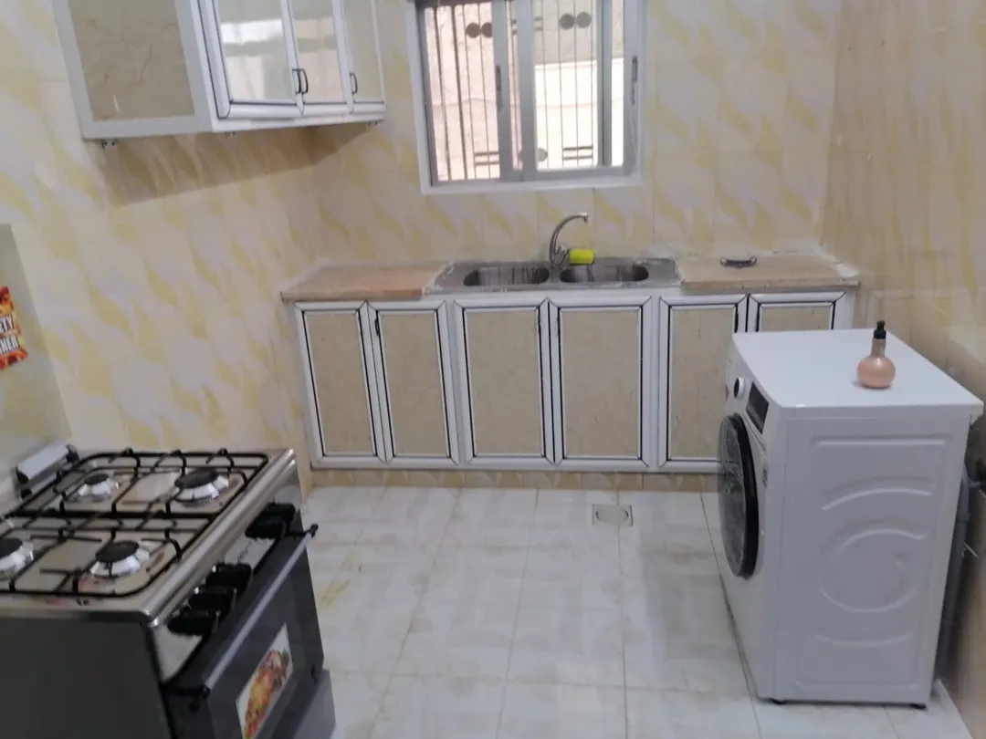 عمارة استثمارية للبيع في إربد – الحي الشرقي