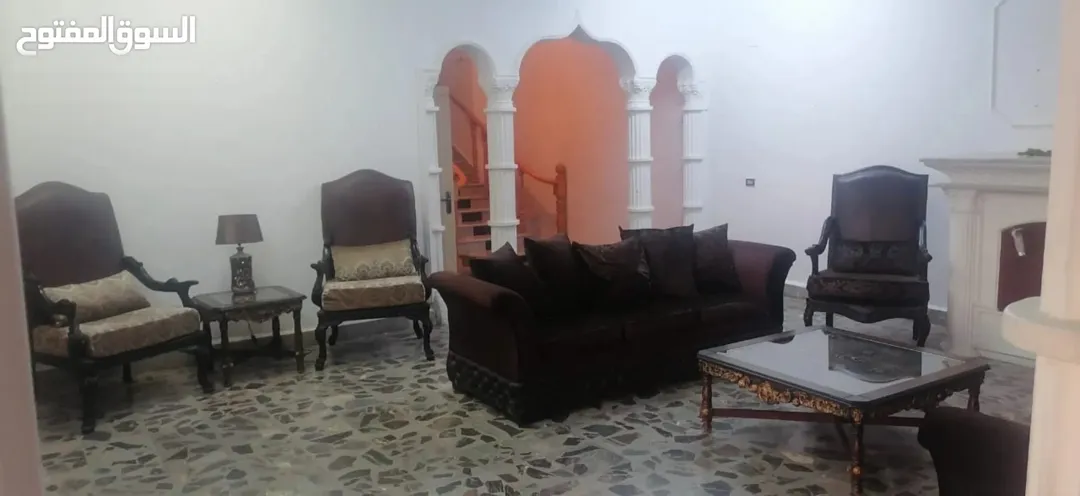 عمارة استثمارية للبيع في إربد – الحي الشرقي