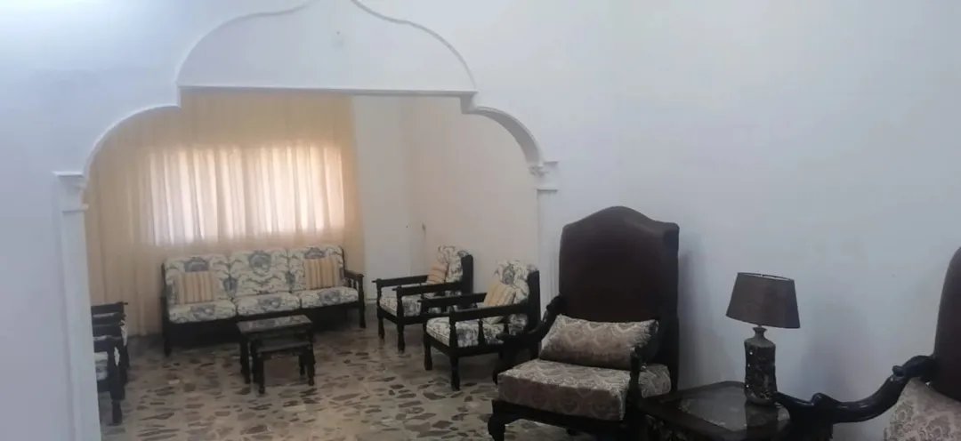 عمارة استثمارية للبيع في إربد – الحي الشرقي