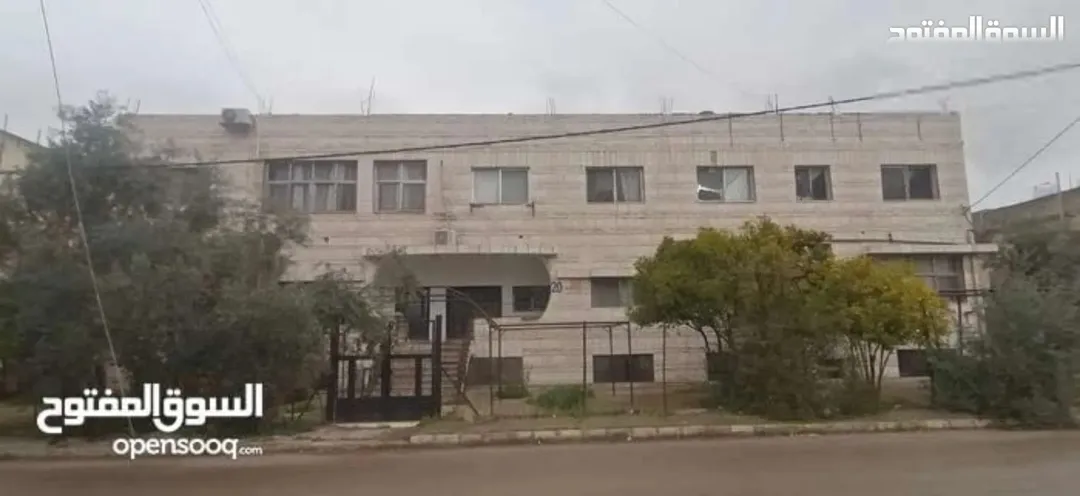 عمارة استثمارية للبيع في إربد – الحي الشرقي