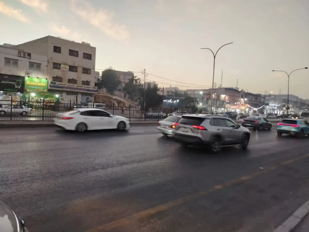 مجمع تجاري للبيع في الجويدة شارع مادبا