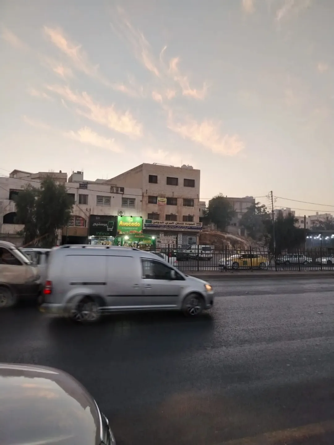 مجمع تجاري للبيع في الجويدة شارع مادبا