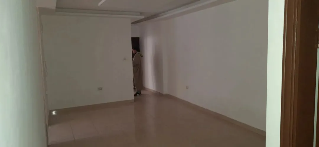 شقة للبيع بسعر مغري
