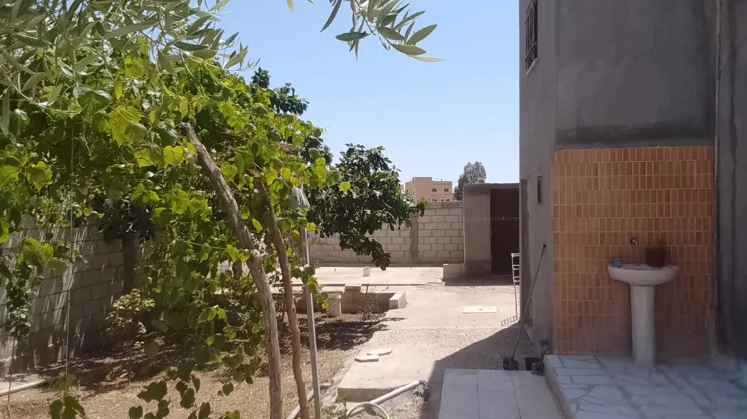 منزل للبيع في منطقة الخالدية، المفرق – مساحة أرض 1000 متر مربع