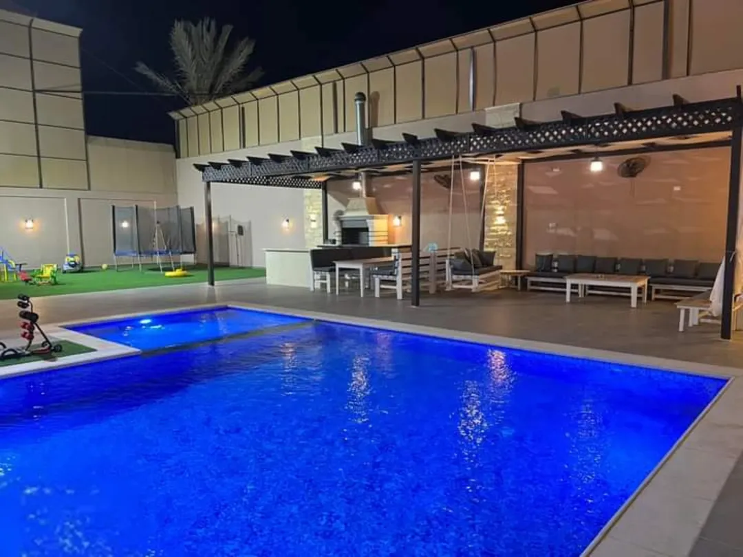 شاليه فاخر للبيع في منطقة الرامة – طريق البحر الميت