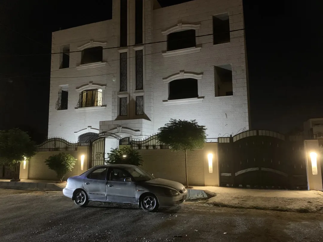 عمارة سكنية حديثة للبيع في جاوا – عمان