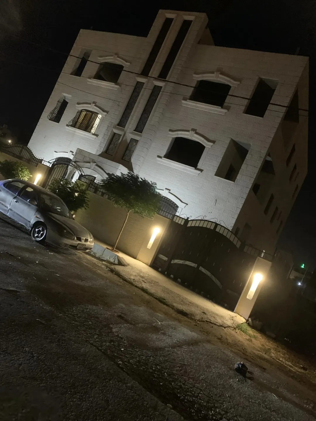 عمارة سكنية حديثة للبيع في جاوا – عمان
