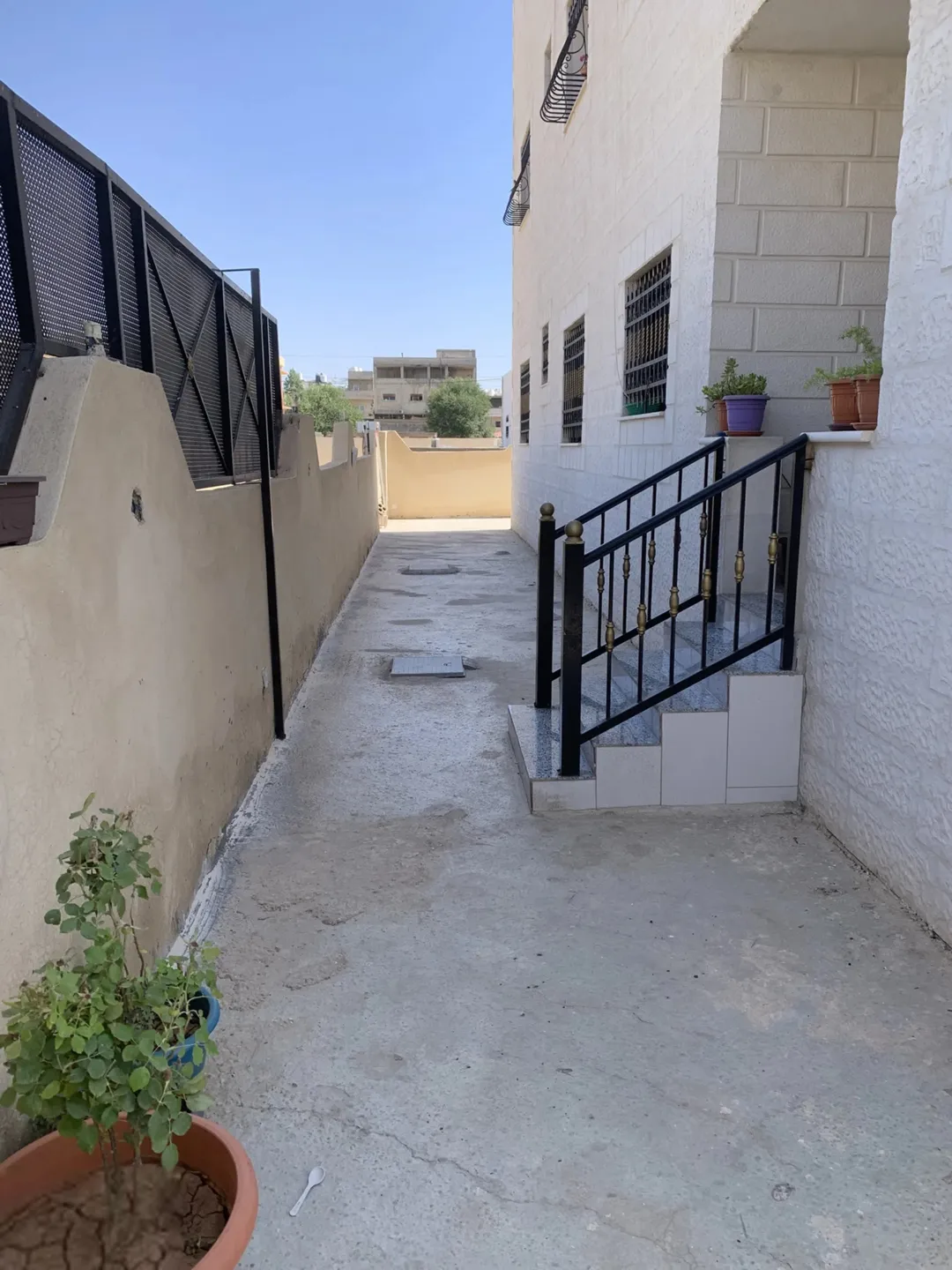 عمارة سكنية حديثة للبيع في جاوا – عمان