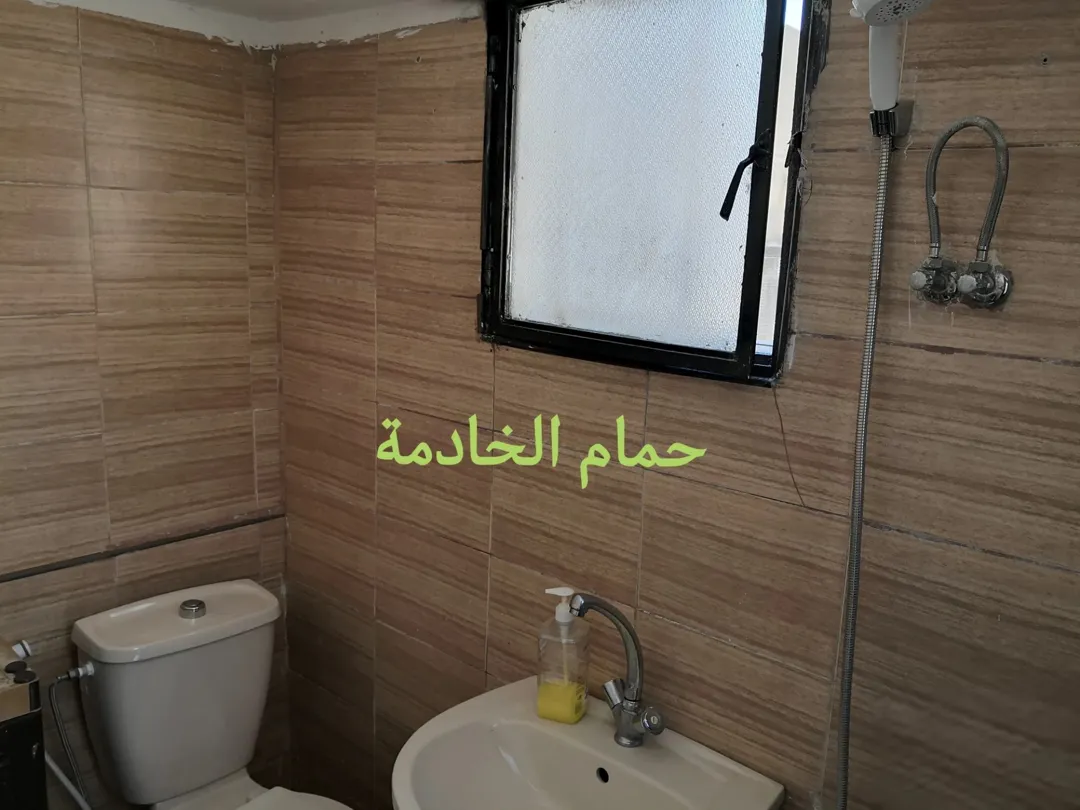 شقة طابقية ديلوكس مع ترسات واسعة للبيع (روف طابقي)جبل الحسين مباشرة 303 متر مربع بالكوشان