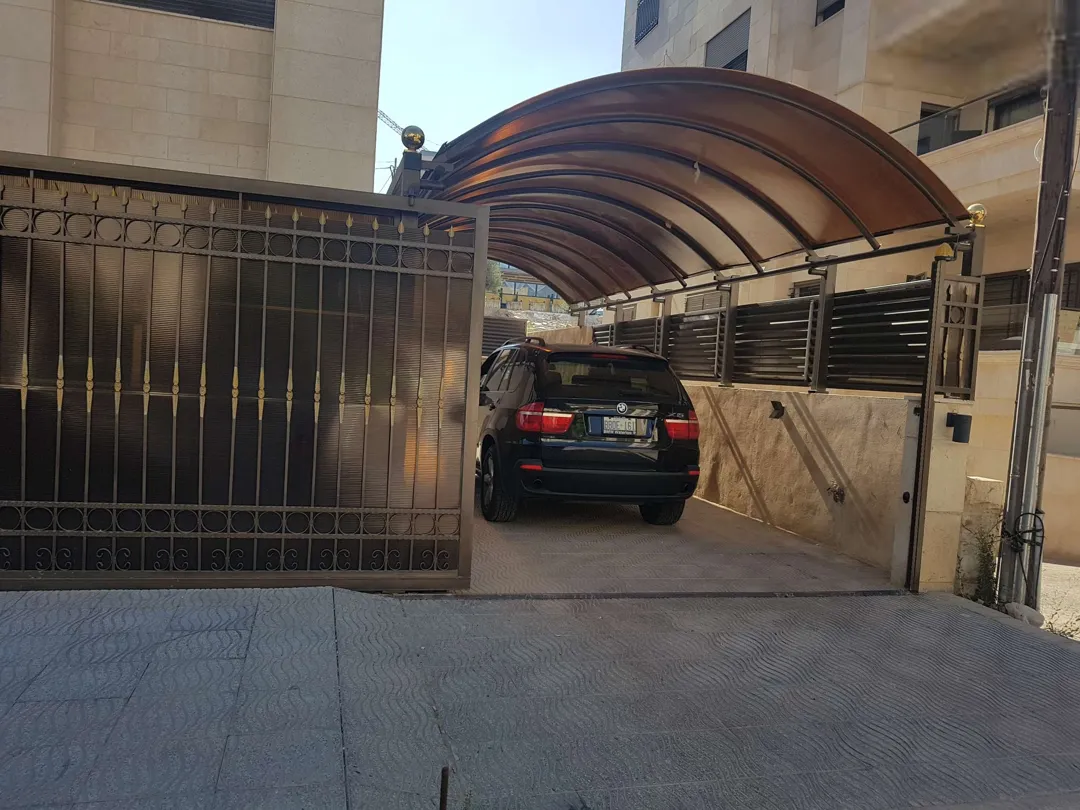 شقة أرضية مفروشة فاخرة للإيجار السنوي في ام اذينة – عمان الاردن | ID 589847