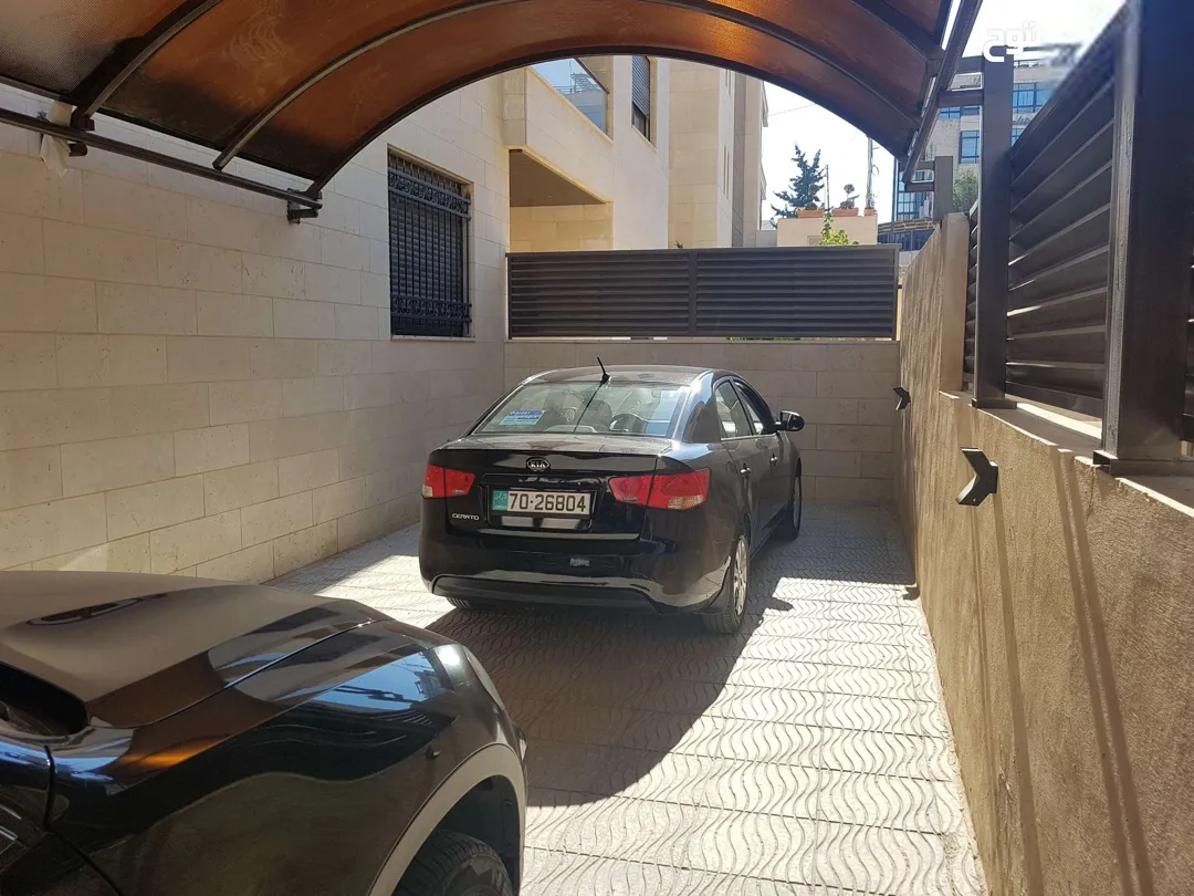 شقة أرضية مفروشة فاخرة للإيجار السنوي في ام اذينة – عمان الاردن | ID 589847