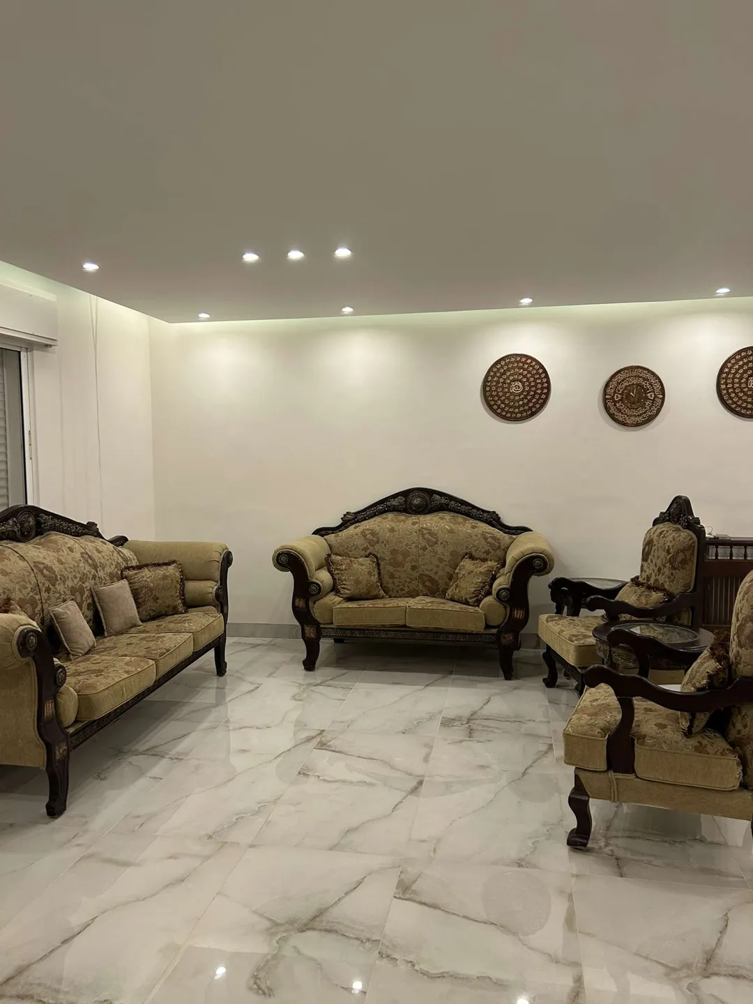 شقة فاخرة للإيجار في أم السماق – بالقرب من مكة مول – عمان الاردن | ID 590335