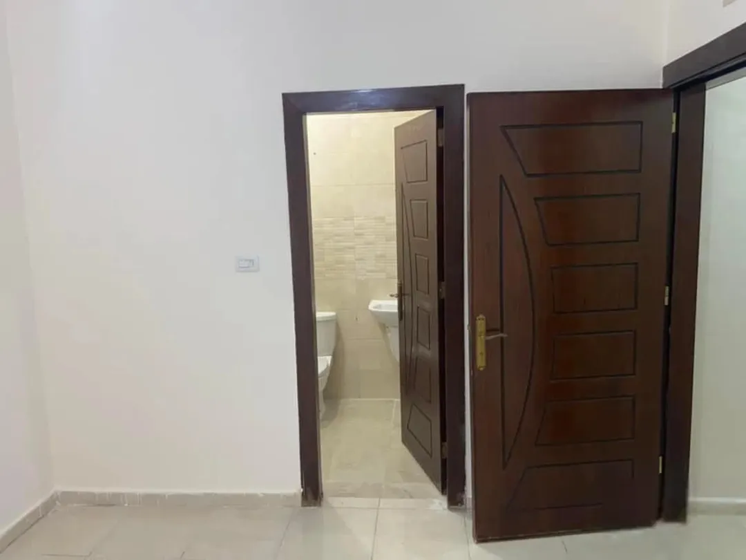 شقة مميزة للبيع في ضاحية الاستقلال