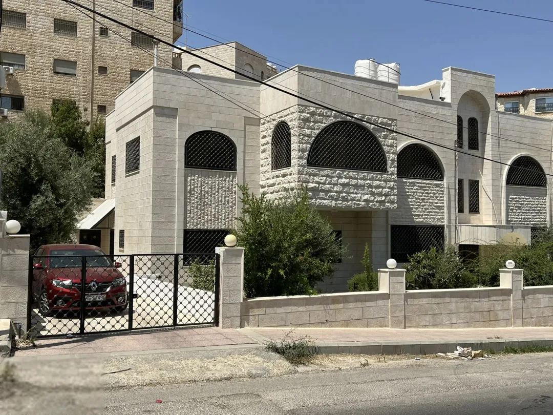 عمارة طابقين / 4 شقق للبيع