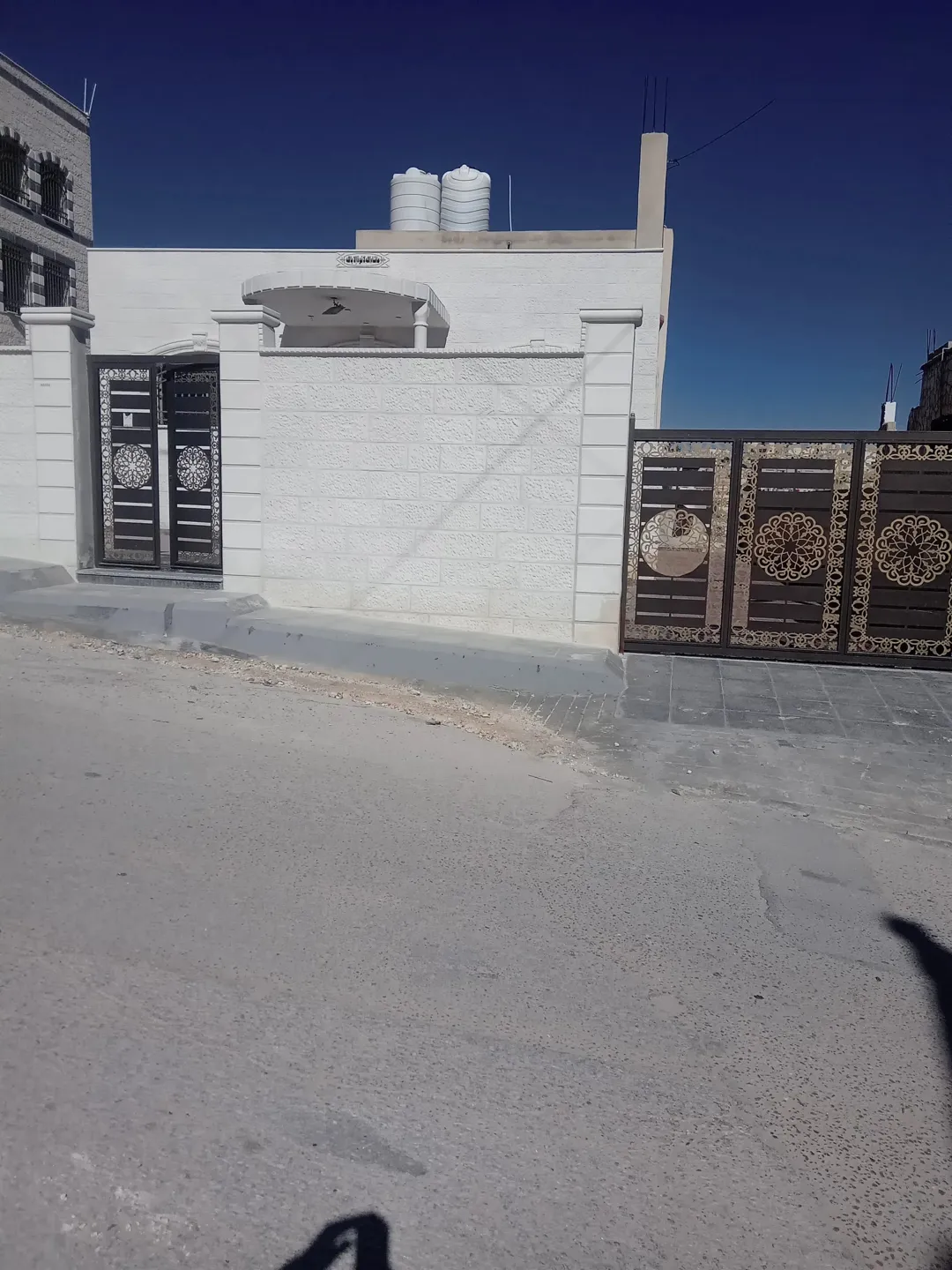 بيت طابقين تسويه 150م طابق اول235م
