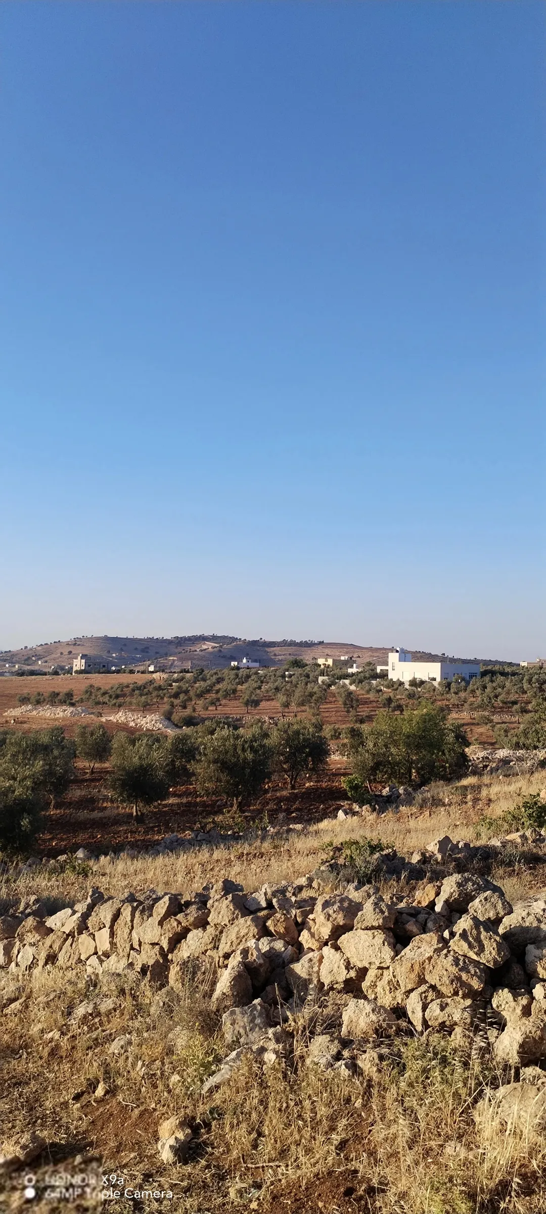 قطعة أرض مميزة في حوض عذمة قريبة من شارع الأردن